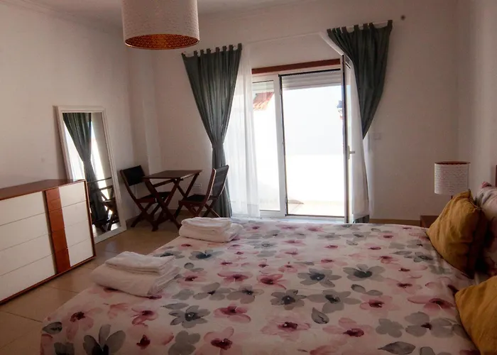Intune Peniche Property